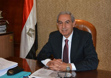 طارق قابيل، وزير التجارة والصناعة،